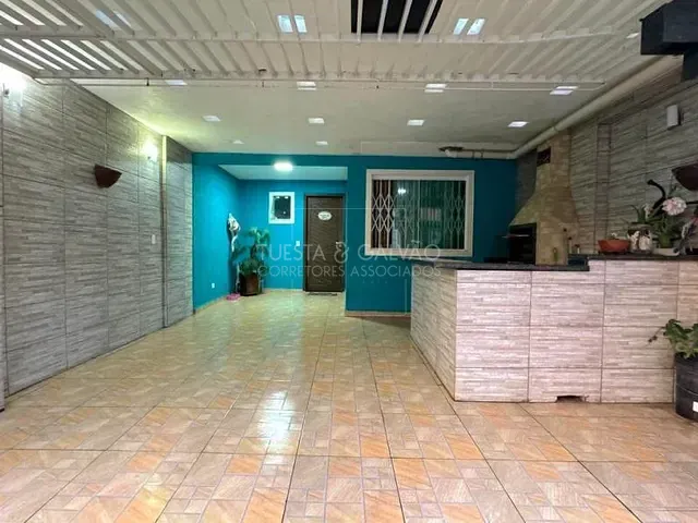 Sobrado com 67m² 3 quartos e 2 banheiros, à venda, no bairro Vitória Régia em Curitiba