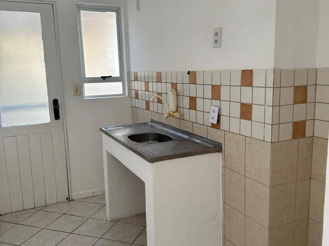 Sobrado 2 quartos e 1 banheiro, à venda, no bairro Fragata em Pelotas