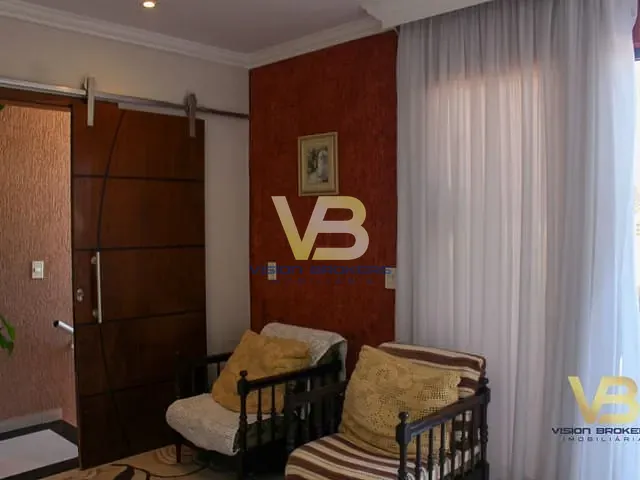 Sobrado com 546m² 3 quartos e 2 banheiros, à venda, no bairro Atuba em Pinhais