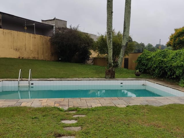 Sobrado 4 quartos e 4 banheiros, à venda, no bairro Vista Alegre em Curitiba