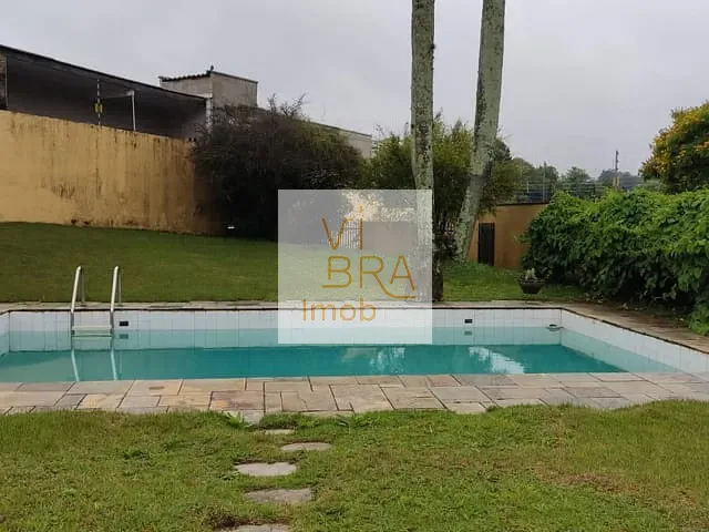Sobrado 4 quartos e 4 banheiros, à venda, no bairro Vista Alegre em Curitiba
