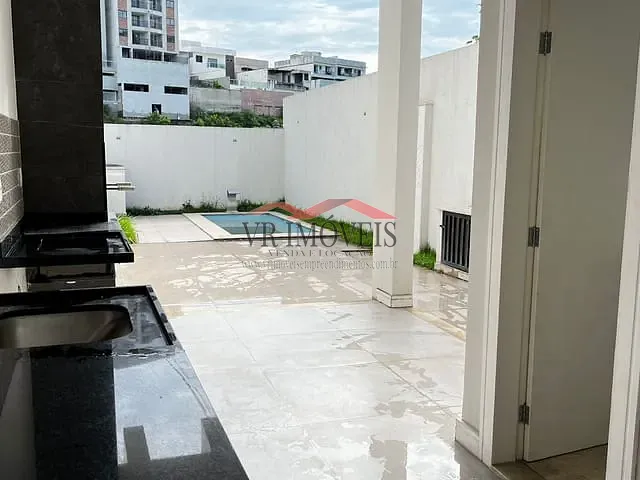 Sobrado com 180m² 3 quartos e 2 banheiros, à venda ou para alugar, no bairro Jardim Belvedere em Volta Redonda