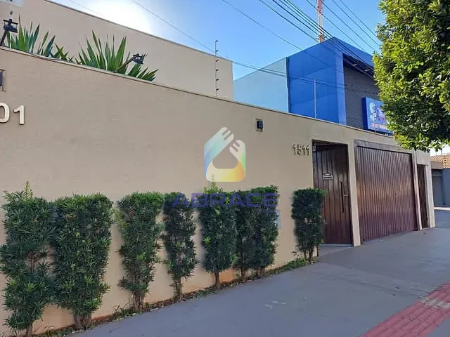 Sobrado 3 quartos e 4 banheiros, para alugar, no bairro Jardim Bela Vista em Campo Grande