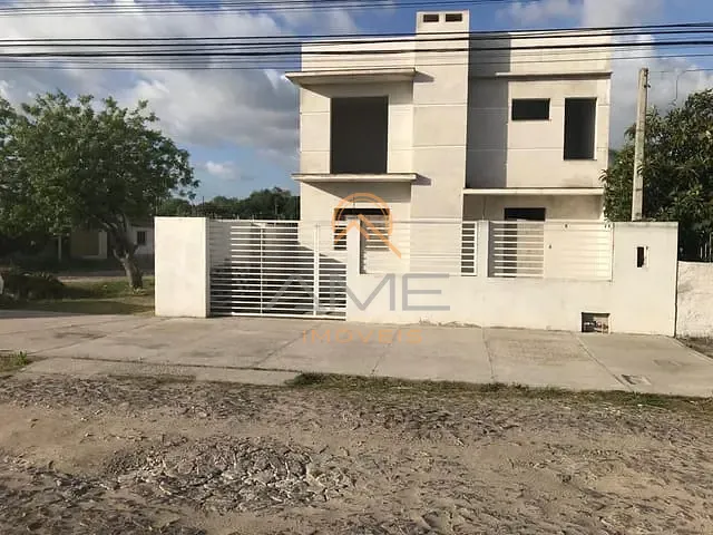 Sobrado com 300m² 3 quartos e 2 banheiros, à venda, no bairro Bom Jesus em Pelotas