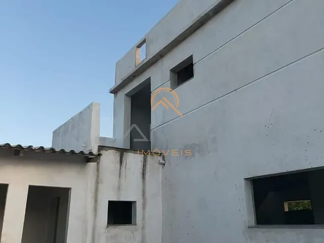 Sobrado com 300m² 3 quartos e 2 banheiros, à venda, no bairro Bom Jesus em Pelotas