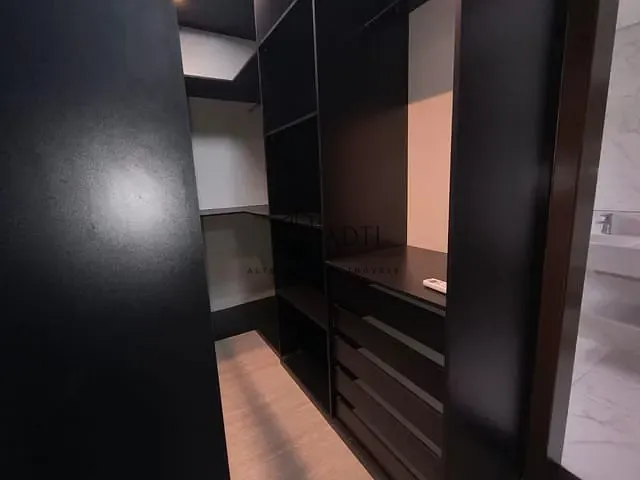 Sobrado com 250m² 3 quartos e 1 banheiro, à venda, no bairro Mogi Moderno em Mogi das Cruzes