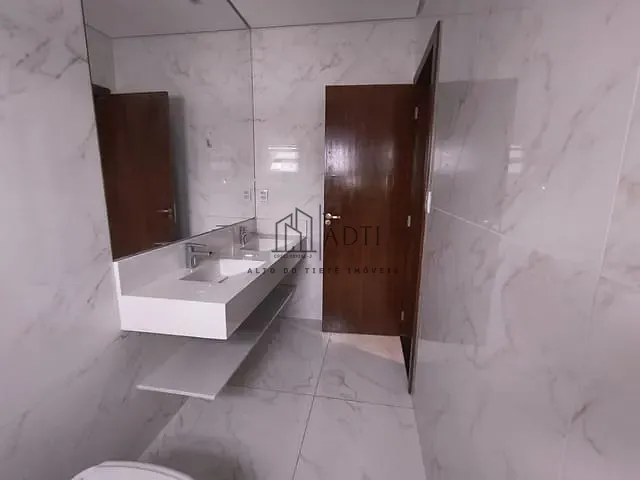 Sobrado com 250m² 3 quartos e 1 banheiro, à venda, no bairro Mogi Moderno em Mogi das Cruzes
