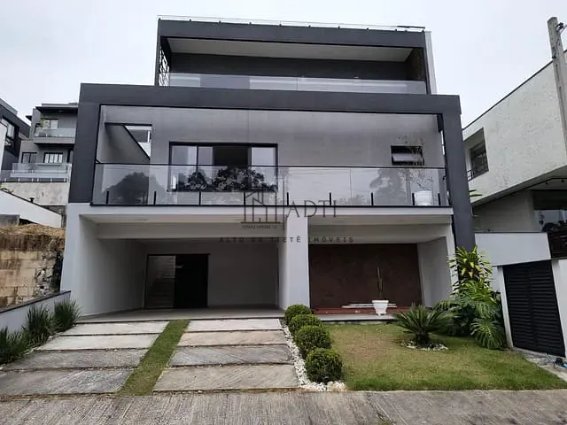 Sobrado com 250m² 3 quartos e 1 banheiro, à venda, no bairro Mogi Moderno em Mogi das Cruzes