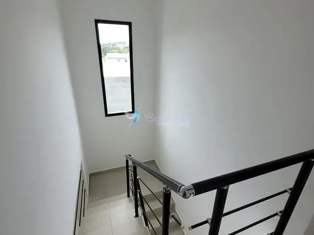 Sobrado com 150m² 3 quartos e 3 banheiros, à venda, no bairro Jardim do Lago em Atibaia