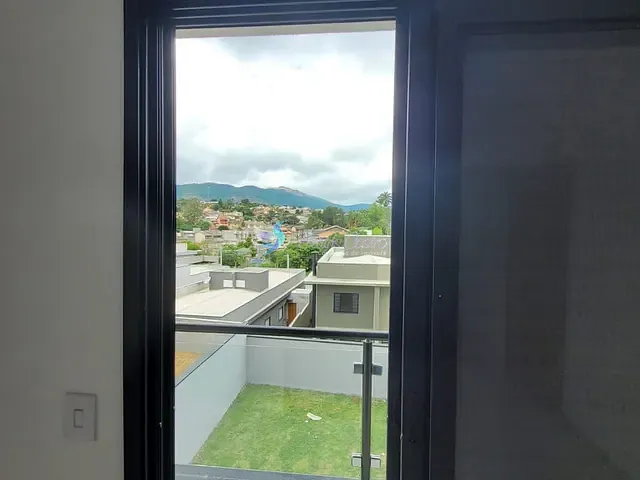 Sobrado com 150m² 3 quartos e 3 banheiros, à venda, no bairro Jardim do Lago em Atibaia