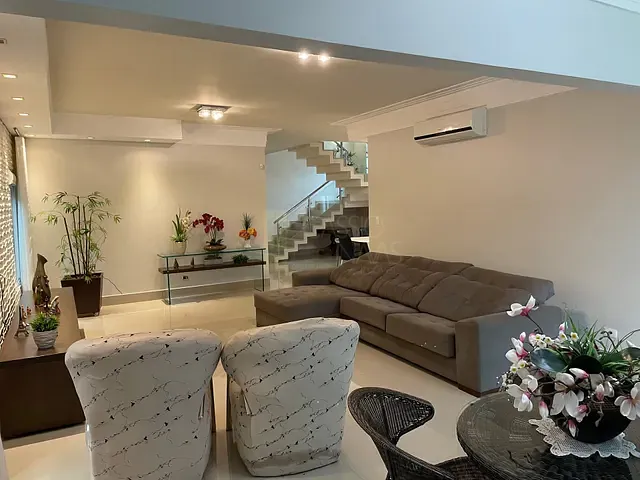 Sobrado com 571m² 4 quartos e 6 banheiros, à venda, no bairro Vila Monte Castelo em Apucarana