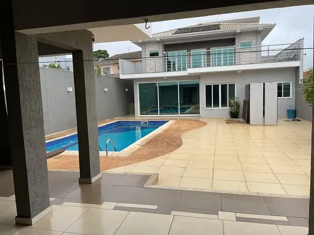 Sobrado com 571m² 4 quartos e 6 banheiros, à venda, no bairro Vila Monte Castelo em Apucarana