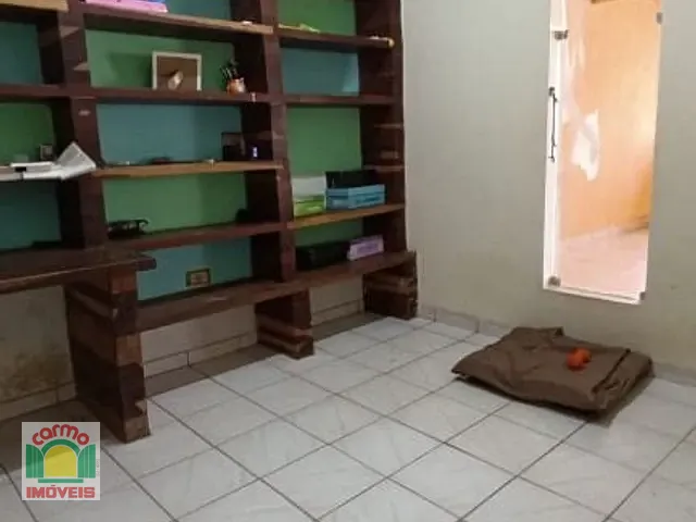 Sobrado com 400m² 3 quartos e 3 banheiros, à venda, no bairro Vila Brasil em Anápolis