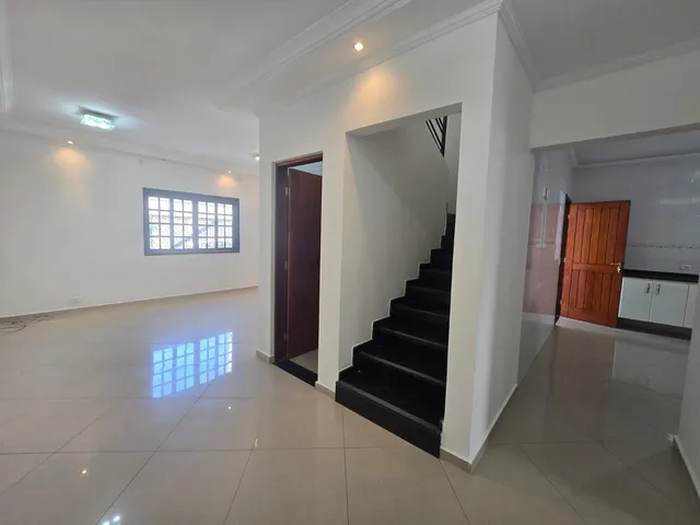 Sobrado 3 quartos e 3 banheiros, à venda, no bairro Jardim Nathalie em Mogi das Cruzes