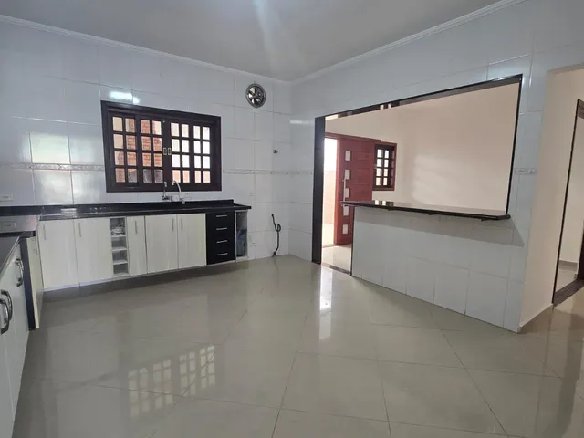 Sobrado 3 quartos e 3 banheiros, à venda, no bairro Jardim Nathalie em Mogi das Cruzes