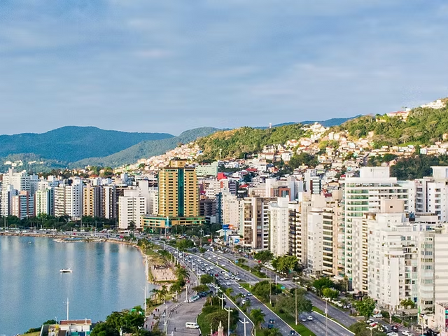 Foto do Sobrado - Sobrado à venda, tipo Vila Italiana, na Praia da Armação do Pântano do Sul em  Florianópolis, Santa Catarina | Costão Sul Imóveis