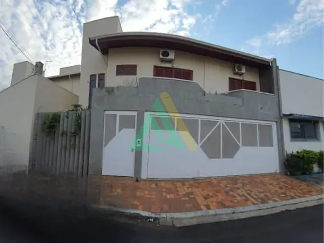 Sobrado com 350m² 3 quartos e 5 banheiros, à venda, no bairro Centro em Mogi Mirim