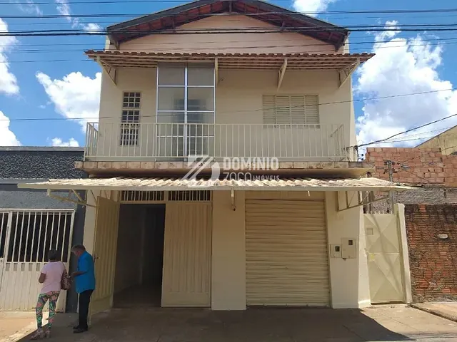 Sobrado com 158m² 2 quartos e 2 banheiros, à venda, no bairro Parque das Gameleiras em Uberaba