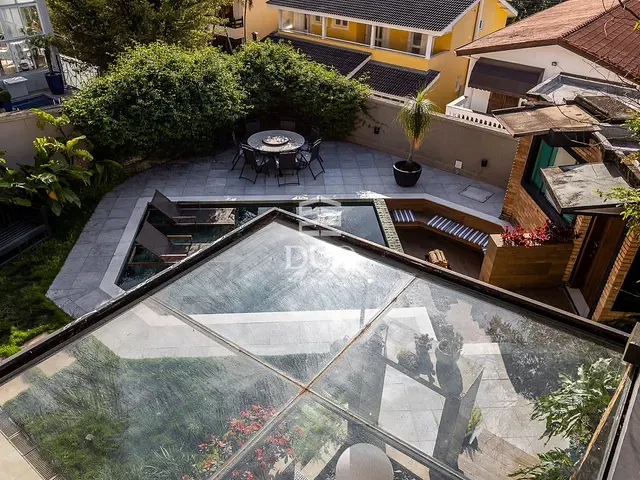 Sobrado com 608m² 4 quartos e 2 banheiros, à venda, no bairro Alphaville em Santana de Parnaíba
