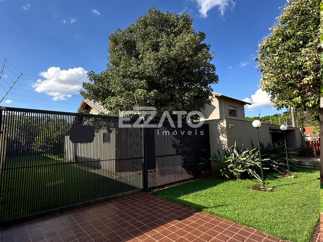 Sobrado com 800m² 5 quartos e 3 banheiros, à venda, no bairro Jardim Europa em Dourados