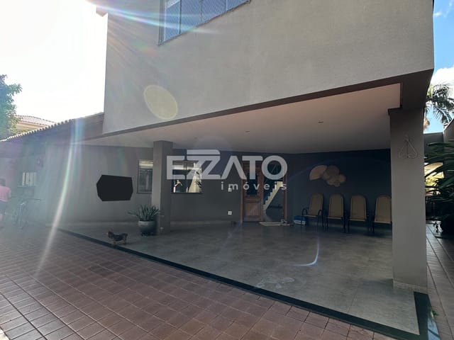 Sobrado com 800m² 5 quartos e 3 banheiros, à venda, no bairro Jardim Europa em Dourados