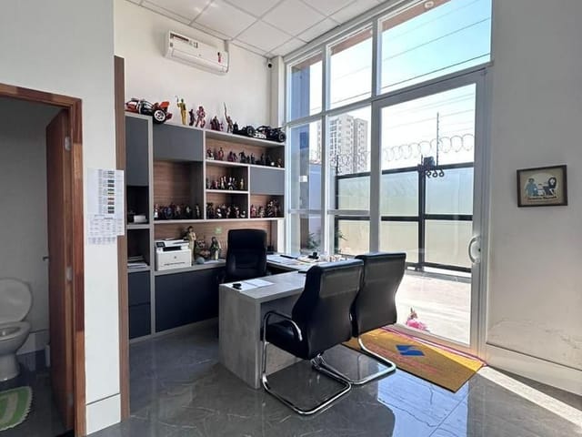 Sobrado com 360m² 4 quartos e 2 banheiros, à venda, no bairro Jardim Firenze em Santa Bárbara D'Oeste