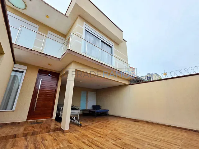Sobrado com 375m² 5 quartos e 5 banheiros, à venda ou para alugar, no bairro Residencial Celina Park em Goiânia