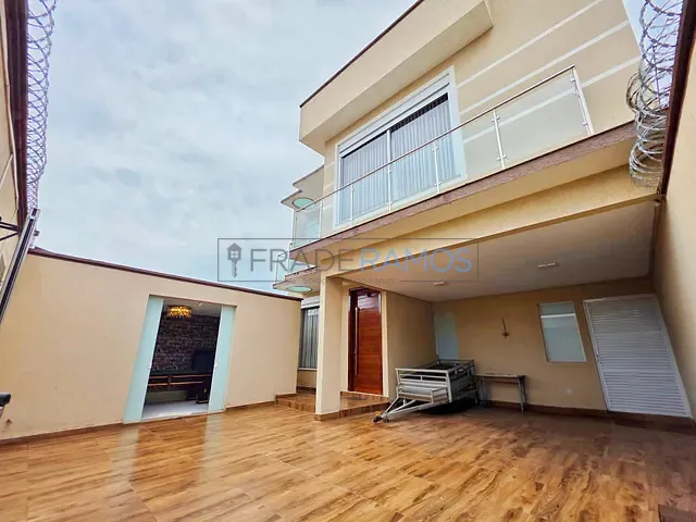 Sobrado com 375m² 5 quartos e 5 banheiros, à venda ou para alugar, no bairro Residencial Celina Park em Goiânia