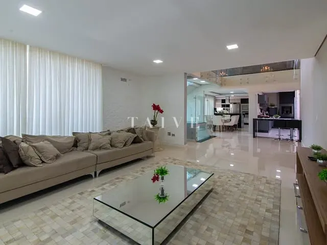 Sobrado com 330m² 3 quartos e 3 banheiros, à venda, no bairro Operária em Londrina