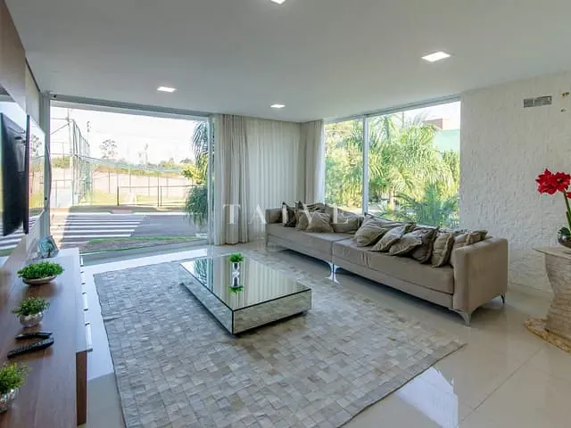 Sobrado com 330m² 3 quartos e 3 banheiros, à venda, no bairro Operária em Londrina