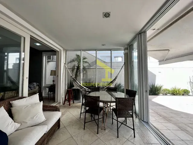 Sobrado com 454m² 4 quartos e 6 banheiros, à venda, no bairro Tanquinho em Santana de Parnaíba