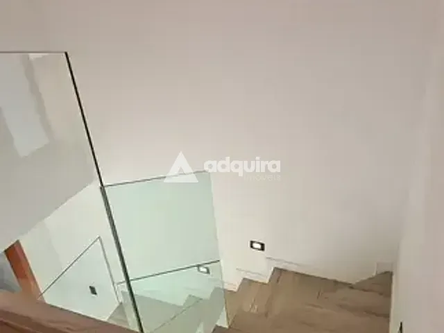 Sobrado 3 quartos e 4 banheiros, à venda, no bairro Ronda em Ponta Grossa