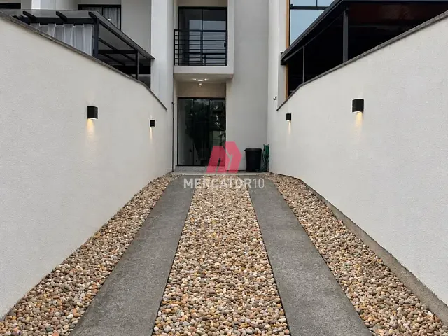 Sobrado 2 quartos e 2 banheiros, à venda, no bairro Passo Manso em Blumenau