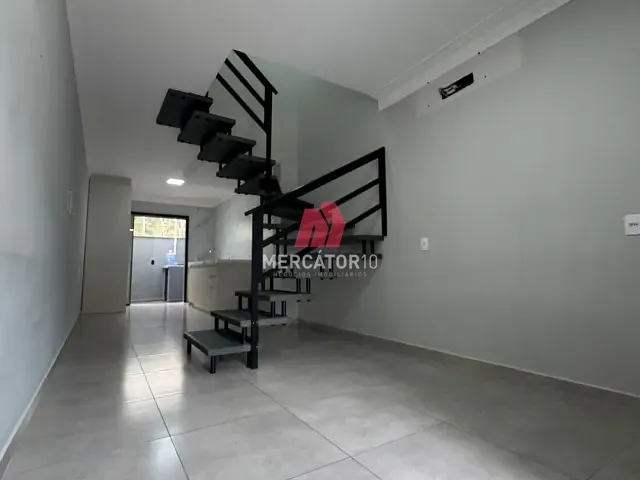 Sobrado 2 quartos e 2 banheiros, à venda, no bairro Passo Manso em Blumenau
