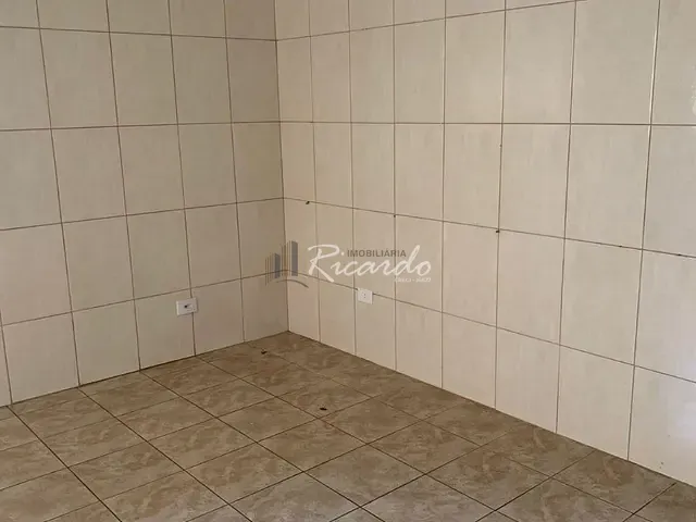 Sobrado 3 quartos e 3 banheiros, à venda, no bairro Centro em Arapongas