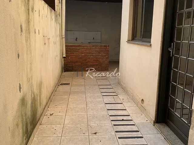 Sobrado 3 quartos e 3 banheiros, à venda, no bairro Centro em Arapongas