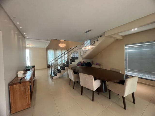 Sobrado com 397m² 4 quartos e 4 banheiros, à venda, no bairro Jardins Lisboa em Goiânia