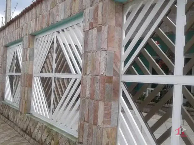 Sobrado 3 quartos e 1 banheiro, à venda, no bairro Cibratel I em Itanhaém