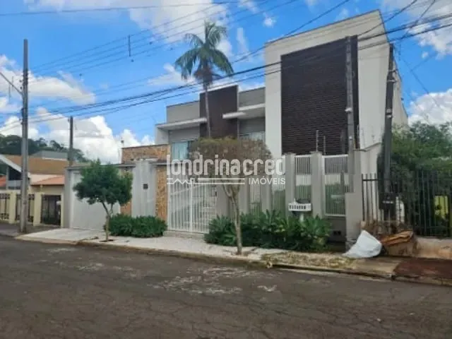 Sobrado 4 quartos e 6 banheiros, à venda, no bairro Jardim Caviúna em Rolândia