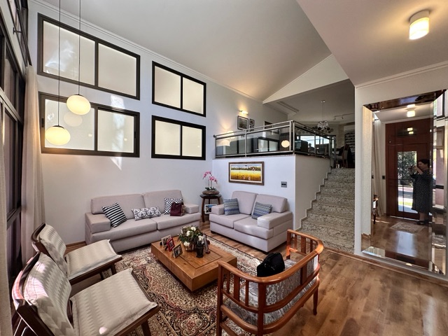 Sobrado com 555m² 3 quartos e 6 banheiros, à venda, no bairro Gleba Fazenda Palhano em Londrina