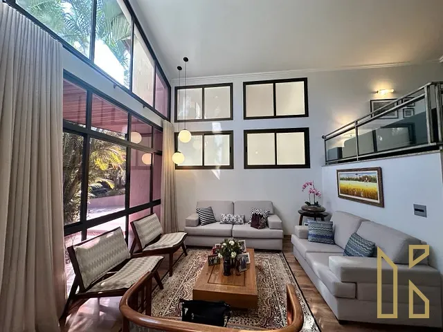 Sobrado com 555m² 3 quartos e 6 banheiros, à venda, no bairro Gleba Fazenda Palhano em Londrina