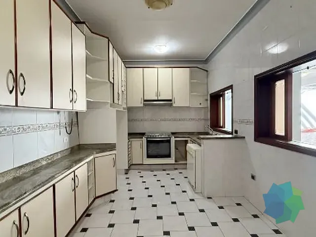 Sobrado com 387m² 5 quartos e 3 banheiros, à venda ou para alugar, no bairro Aqui Se Vive em Indaiatuba