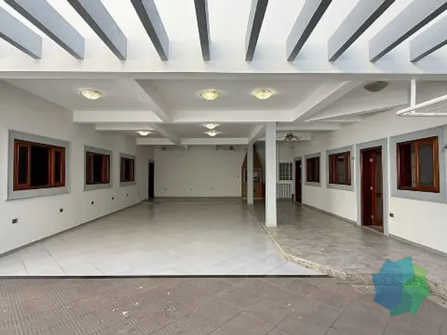 Sobrado com 387m² 5 quartos e 3 banheiros, à venda ou para alugar, no bairro Aqui Se Vive em Indaiatuba