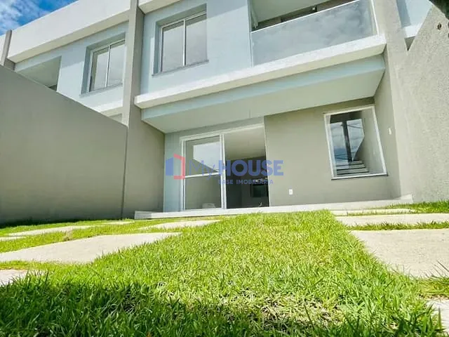 Sobrado com 172m² 3 quartos e 2 banheiros, à venda, no bairro Olivença em Ilhéus