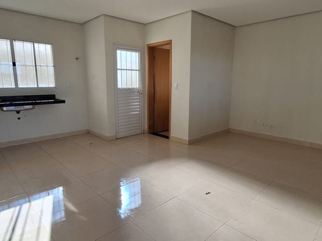 Sobrado com 95m² 3 quartos e 2 banheiros, para alugar, no bairro Planta São Francisco em Cambé