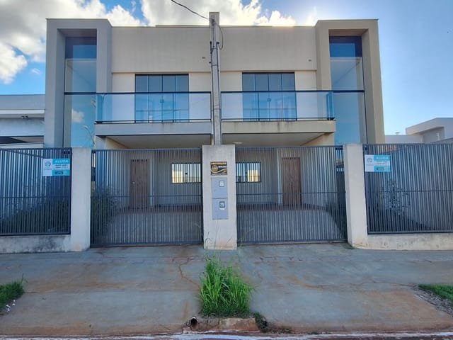 Sobrado com 95m² 3 quartos e 2 banheiros, para alugar, no bairro Planta São Francisco em Cambé