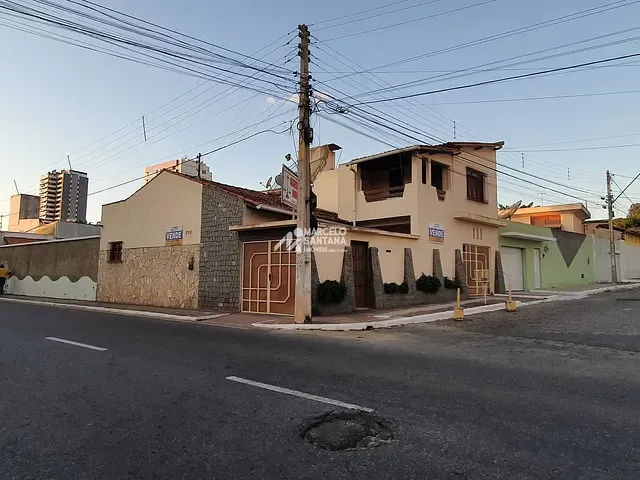 Sobrado com 192m² 4 quartos e 1 banheiro, à venda, no bairro Recreio em Vitória da Conquista