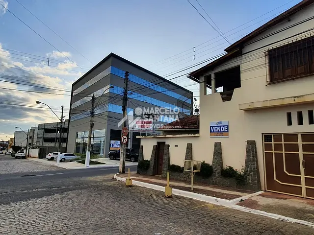 Sobrado com 192m² 4 quartos e 1 banheiro, à venda, no bairro Recreio em Vitória da Conquista