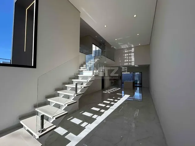 Sobrado com 250m² 3 quartos e 3 banheiros, à venda, no bairro Condomínio Reserva Central Parque em Botucatu