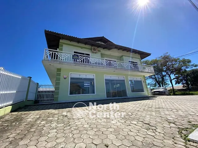 Sobrado com 576m² 3 quartos e 3 banheiros, à venda, no bairro CENTRO em Balneário Barra do Sul